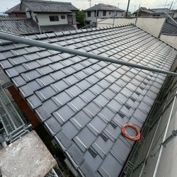 本庄市栄　屋根葺き替え工事　鶴弥スーパートライ　タイプワン　メタリック