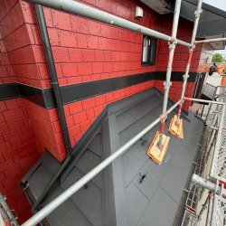 熊谷市　妻沼東　屋根カバー工法　ニチハ横暖ルーフαSブラック